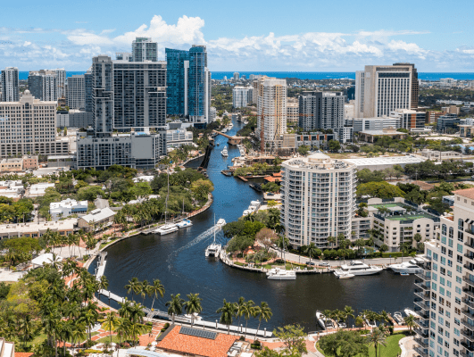 background of Fort Lauderdale / Miami, FL (FLL)